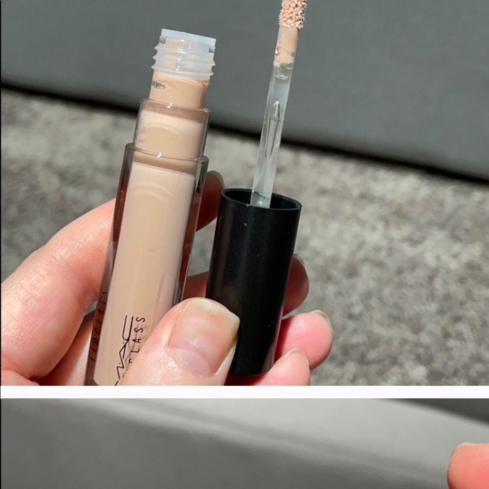 MAC showing skin lipgloss